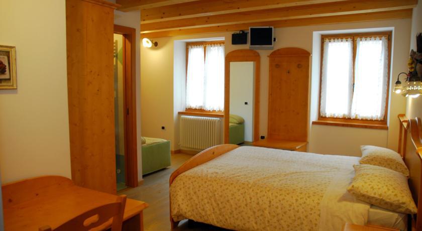 Room & Breakfast Ca Mea Dina Bezzecca Buitenkant foto