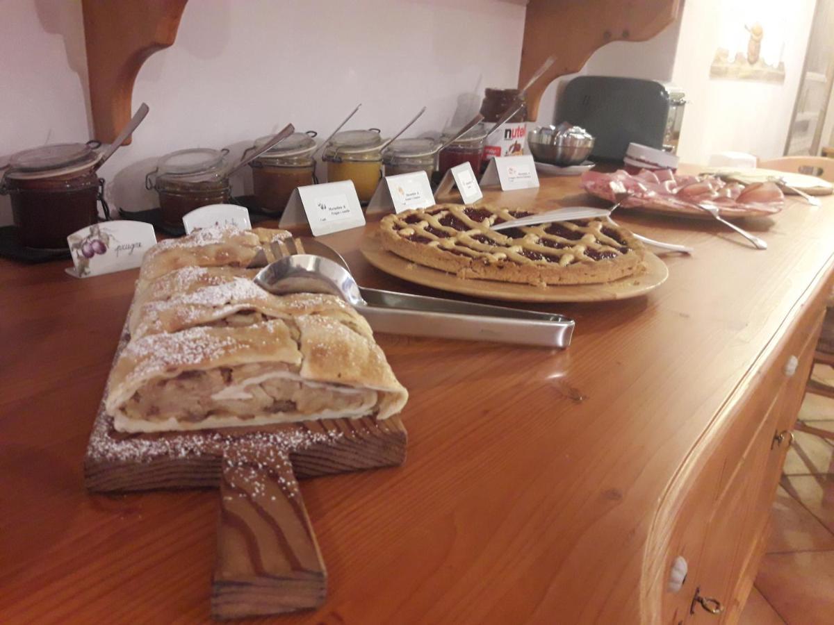 Room & Breakfast Ca Mea Dina Bezzecca Buitenkant foto
